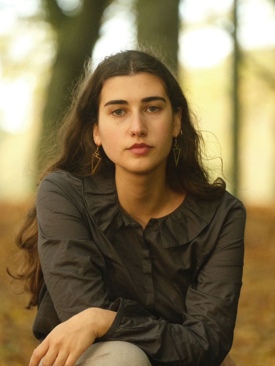 Portrait of Laura Hovhannisyan, photographer based in The Hague
